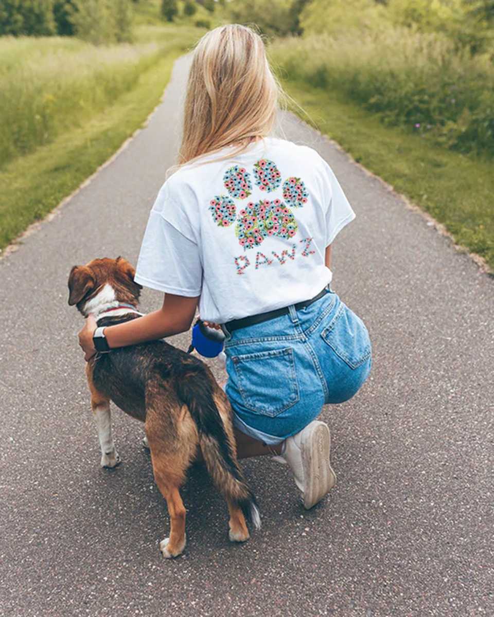 Bouquet Paw (Adult Short Sleeve T-Shirt)